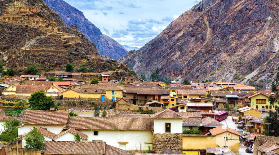 Nossos serviços de aluguel de carros oferecem uma seleção diversificada de veículos em Ollantaytambo.